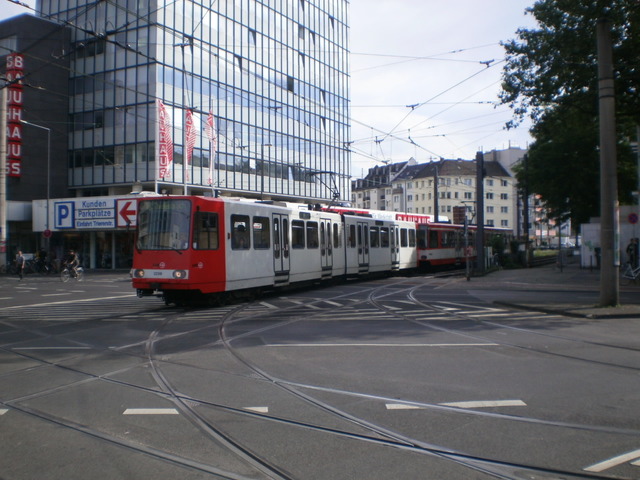Foto van KVB Stadtbahnwagen B 2259 Tram door Perzik