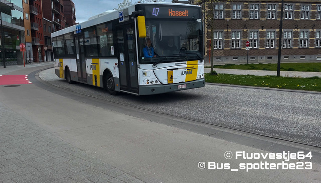 Foto van DeLijn Jonckheere Transit 2000 4992 Standaardbus door Fluovestje64