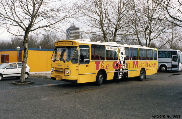 Foto van MN DAF MB200 8245 Standaardbus door RW2014