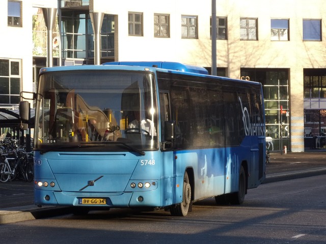 Foto van OVinIJ Volvo 8700 RLE 5748 Standaardbus door Lijn45