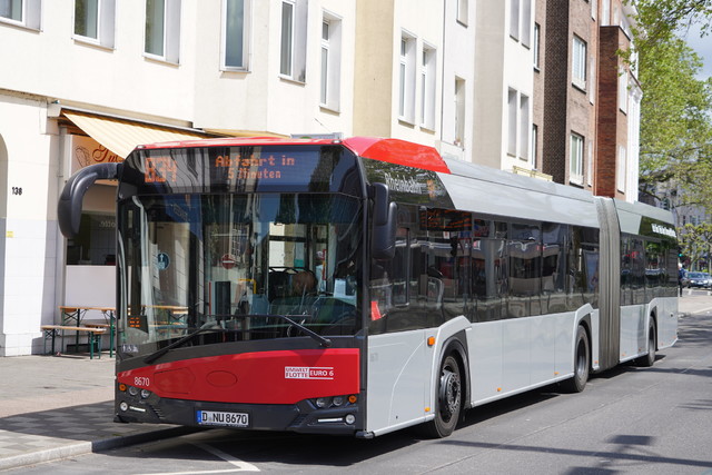 Foto van Rheinbahn Solaris Urbino 18 8670 Gelede bus door_gemaakt MarcelWijers