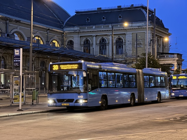 Foto van BKK Volvo 7700A 908 Gelede bus door Stadsbus