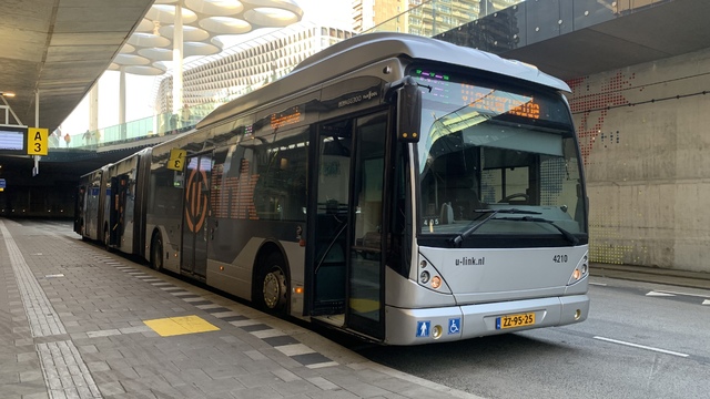 Foto van QBZ Van Hool AGG300 4210 Dubbelgelede bus door Busdordrecht