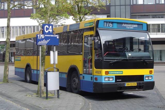 Foto van CXX Den Oudsten B88 4323 Standaardbus door wyke2207