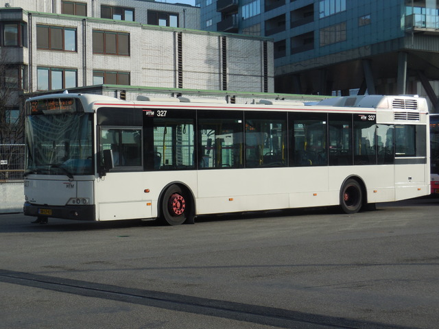 Foto van HTM Berkhof Diplomat 327 Standaardbus door Stadsbus