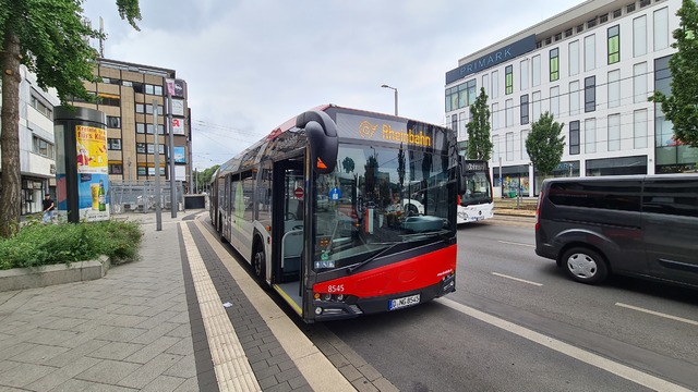 Foto van Rheinbahn Solaris Urbino 18 8545 Gelede bus door_gemaakt Baschauffeur