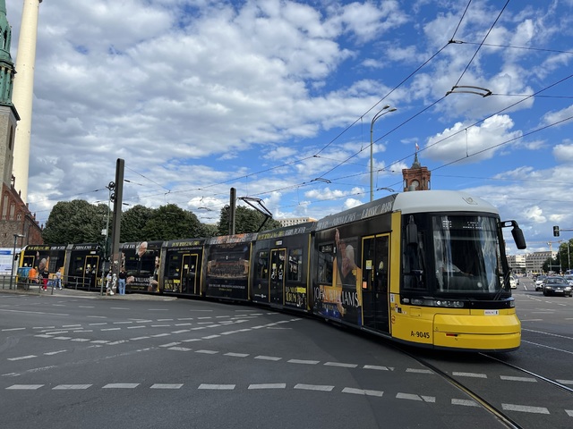 Foto van BVG Flexity 9045 Tram door_gemaakt Stadsbus
