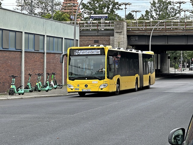 Foto van BVG Mercedes-Benz Citaro G 5011 Gelede bus door_gemaakt bartjem