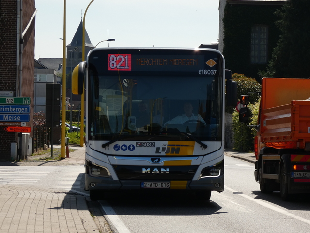 Foto van DeLijn MAN Lion's City 18H 618037 Gelede bus door Delijn821
