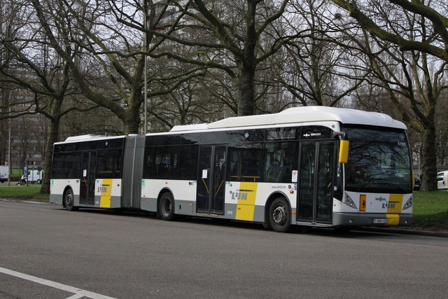 Foto van DeLijn Van Hool AG300 5795 Gelede bus door_gemaakt Mori