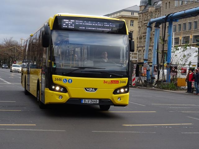 Foto van BVG VDL Citea LLE-120 2446 Standaardbus door Jossevb