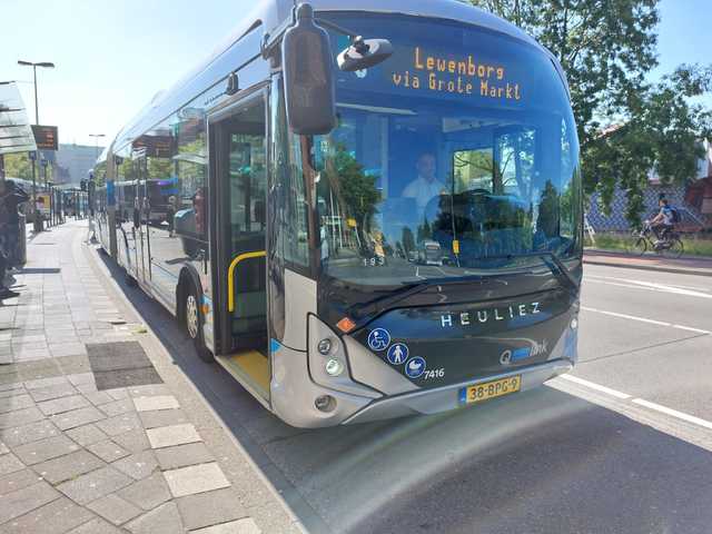 Foto van QBZ Heuliez GX437 ELEC 7416 Gelede bus door Draken-OV