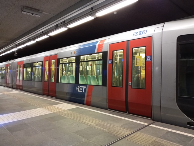 Foto van RET SG2/1 5418 Metro door_gemaakt Sneltram