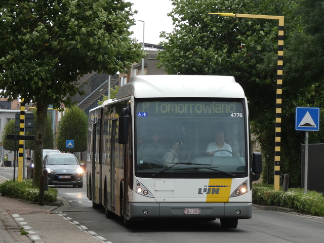 Foto van DeLijn Van Hool AG300 4708 Gelede bus door Delijn821