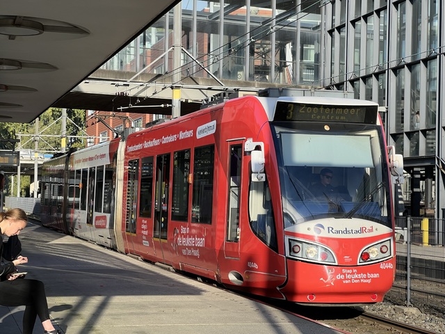 Foto van HTM RegioCitadis 4044 Tram door Stadsbus
