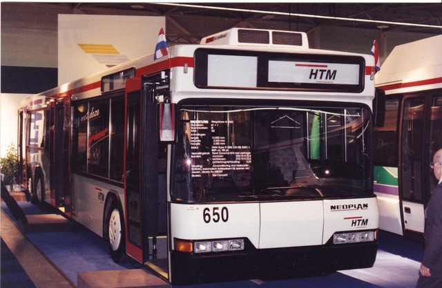 Foto van HTM Neoplan N4020 650 Standaardbus door wyke2207