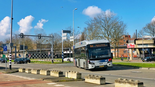Foto van RET VDL Citea SLE-120 Hybrid 1208 Standaardbus door jvroegindeweij
