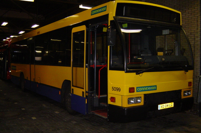 Foto van CXX Den Oudsten B88 5099 Standaardbus door wyke2207
