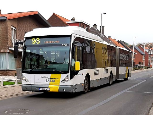Foto van DeLijn Van Hool AG300 5796 Gelede bus door Jossevb