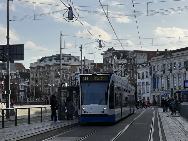 Foto van GVB Siemens Combino 2129 Tram door Stadsbus