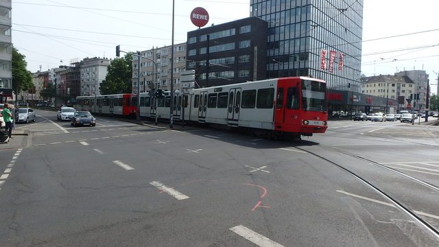 Foto van KVB Stadtbahnwagen B 2223 Tram door_gemaakt Perzik