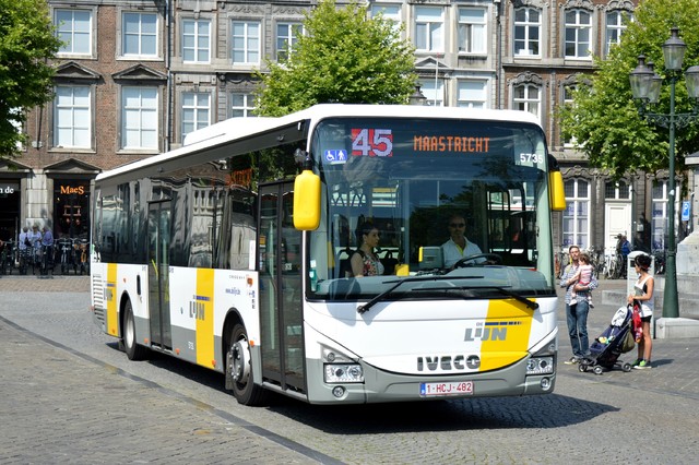 Foto van DeLijn Iveco Crossway LE (12mtr) 5735 Standaardbus door wyke2207