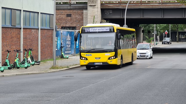 Foto van BVG VDL Citea LLE-120 2426 Standaardbus door Baschauffeur
