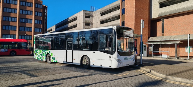 Foto van White MCV Evora 81 Standaardbus door MHVentura