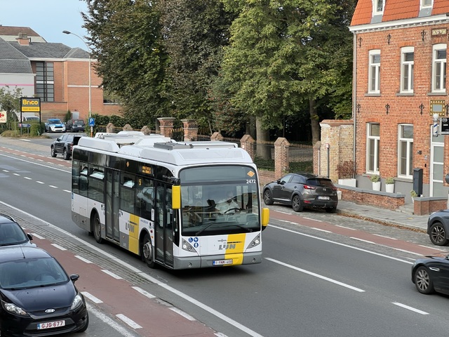 Foto van DeLijn Van Hool A309 Hybrid 2472 Midibus door Stadsbus