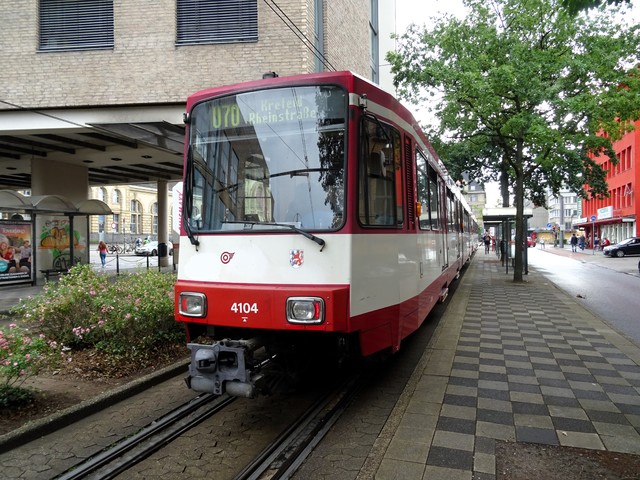 Foto van Rheinbahn Stadtbahnwagen B 4104 Tram door_gemaakt Jossevb
