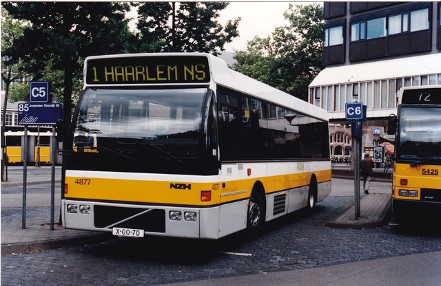 Foto van CXX Berkhof Duvedec 4877 Standaardbus door wyke2207