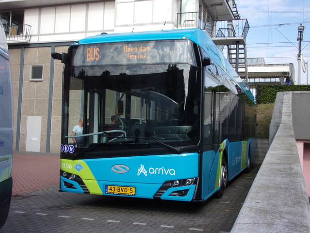 Foto van ARR Solaris Urbino 12 hydrogen 1306 Standaardbus door Lijn45
