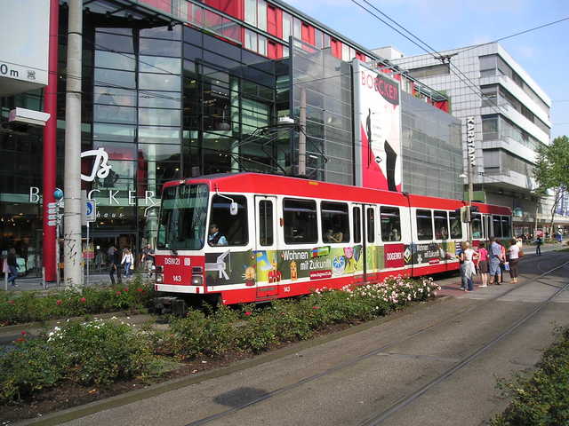 Foto van DSW21 Stadtbahnwagen M/N 8 143 Tram door_gemaakt Perzik