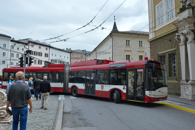 Foto van Salzburg Solaris Trollino 18 312 Gelede bus door_gemaakt Pakjesboot12