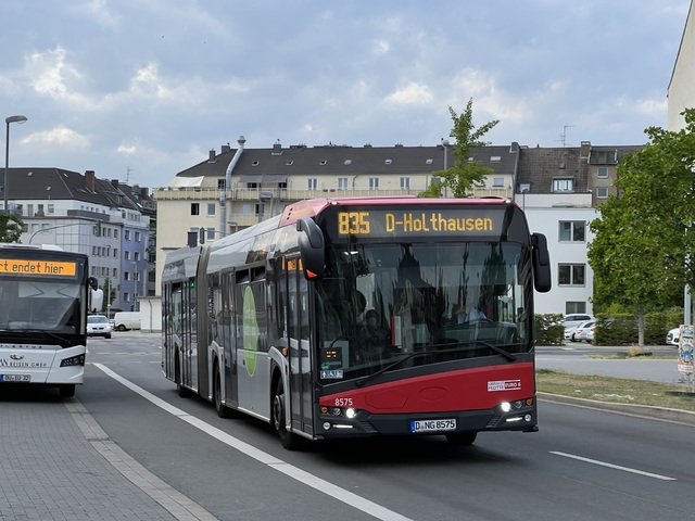 Foto van Rheinbahn Solaris Urbino 18 8575 Gelede bus door Stadsbus