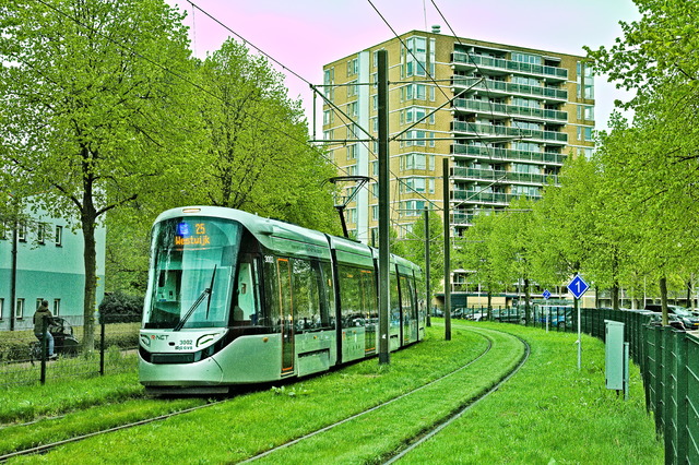 Foto van GVB 15G-tram (Urbos) 3002 Tram door_gemaakt Bartrock