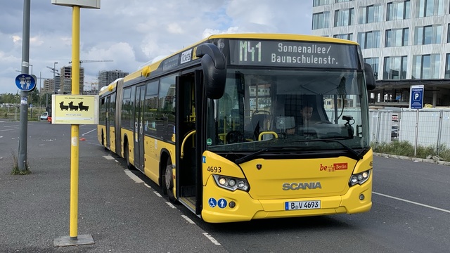 Foto van BVG Scania Citywide LFA 4693 Gelede bus door_gemaakt Stadsbus