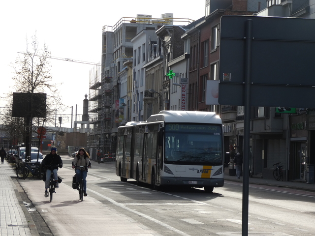 Foto van DeLijn Van Hool AG300 4818 Gelede bus door_gemaakt Delijn821