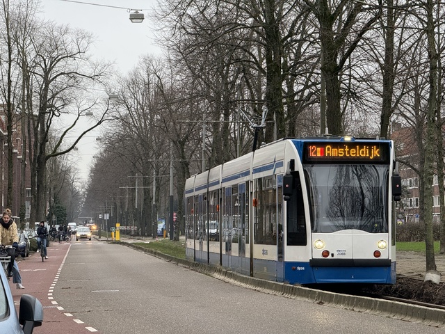 Foto van GVB Siemens Combino 2068 Tram door Stadsbus