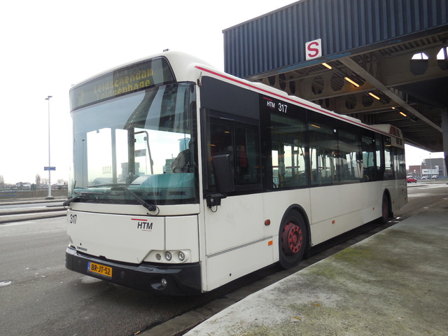 Foto van HTM Berkhof Diplomat 317 Standaardbus door Stadsbus