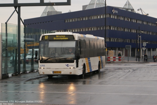 Foto van HER VDL Ambassador ALE-120 1751 Standaardbus door tsov