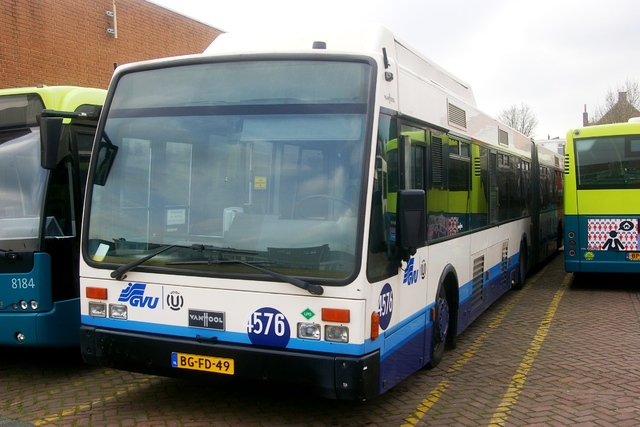 Foto van GVU Van Hool AG300 LPG 4576 Gelede bus door_gemaakt wyke2207