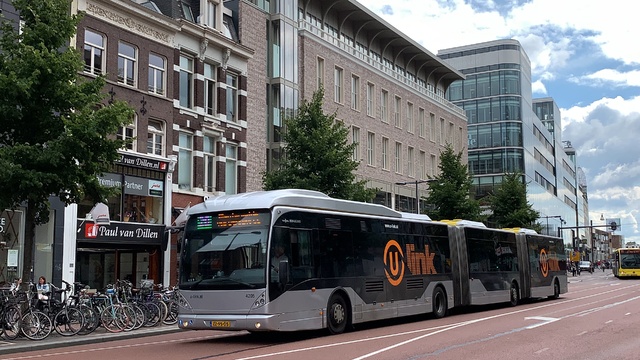 Foto van QBZ Van Hool AGG300 4205 Dubbelgelede bus door_gemaakt Stadsbus