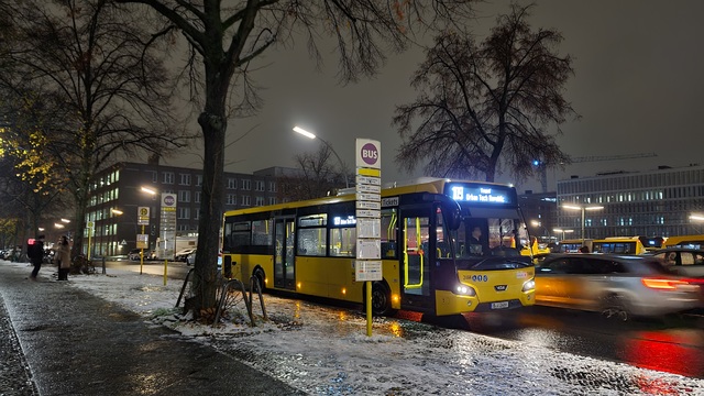Foto van BVG VDL Citea LLE-120 2466 Standaardbus door Baschauffeur