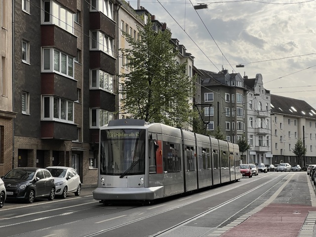 Foto van Rheinbahn NF10 2031 Tram door_gemaakt Stadsbus