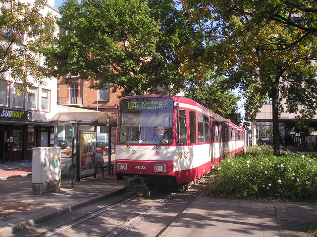 Foto van Rheinbahn Stadtbahnwagen B 4003 Tram door Perzik