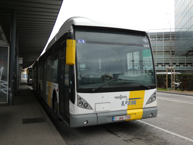 Foto van DeLijn Van Hool AG300 5183 Gelede bus door_gemaakt Delijn821