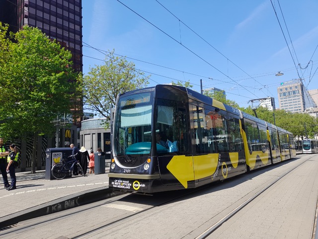 Foto van RET Rotterdamse Citadis 2101 Tram door Sneltram