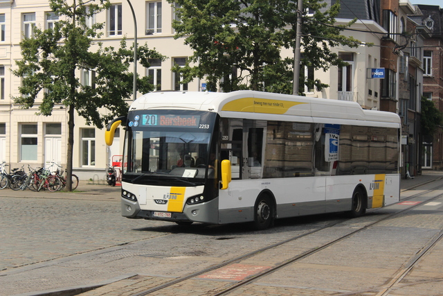 Foto van DeLijn VDL Citea SLE-120 Hybrid 2253 Standaardbus door MHVentura
