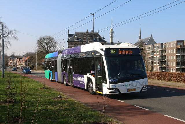 Foto van HER Solaris Trollino 18 5275 Gelede bus door Schienenbus795